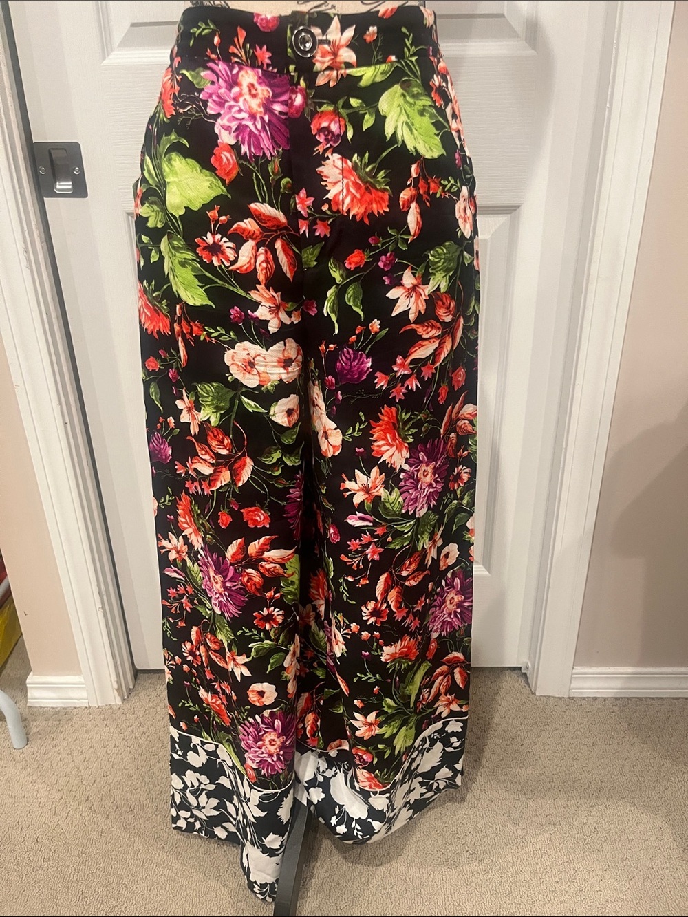 Maeve by Anthropology Callan wide leg pants. Size 4